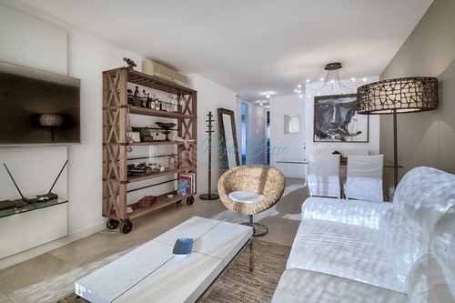 Imagen 2 de 18 de Venta Apartamento De 2 Dormitorios En Primera Linea De Punta Ballena
