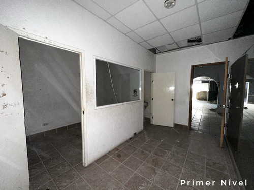 Renta De Edificio De Tres Pisos, En Avenida Prol Montejo, Para Adecuar