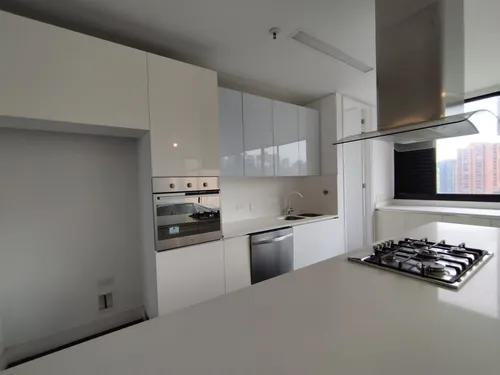 Apartamento En Venta En Los Balsos. Cod V17044