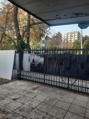 Se Vende Gran Casa 8 /d 4/b Comuna De Ñuñoa