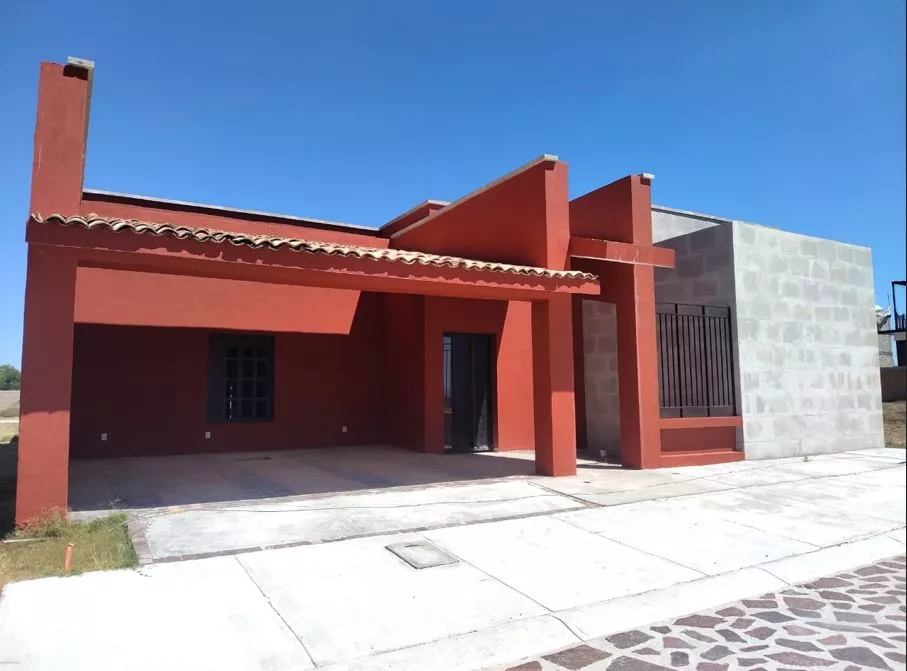 Casa De 2 Rec Y Patio En Venta San Miguel De Allende *agt*