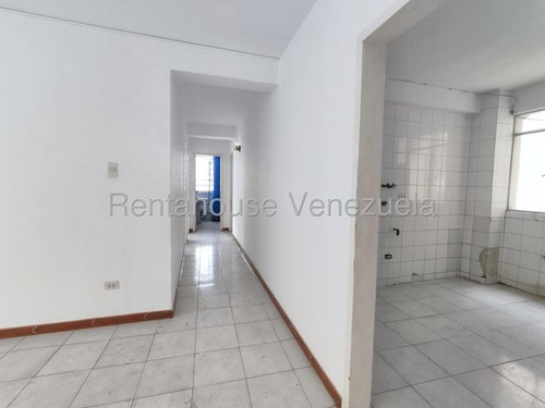 Yj Apto Altamira Confortable Apartamento Para Su Remodelación, Con Gran Potencial