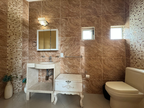 Residencia En Venta Con Alberca En Zapopan