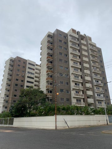 Edel Vargas Ofrece Exclusivo Y Lujoso Apartamento Amoblado En Venta Zona Oeste De Barquisimeto, Totalmente Remodelado A Estrenar / Renta House Lara Ev;