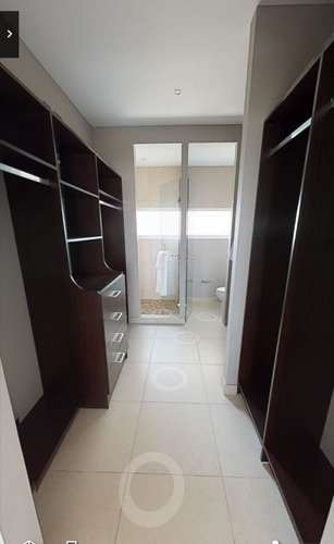 Departamentos(1r) En Venta En Torre Oceana En Vía Montejo