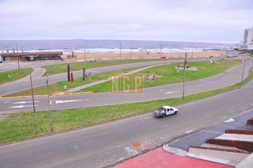 Imagen 28 de 30 de Apartamento En Brava, 3 Dormitorios