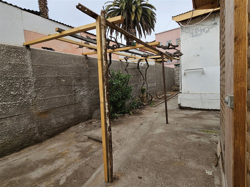 Casa En Venta De 1 Dorm. En Vallenar