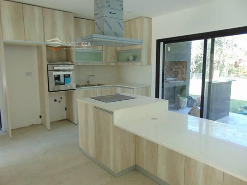 Imagen 13 de 30 de Espectacular Casa En Venta A Estrenar En Barrio Cerrado Santa Ana