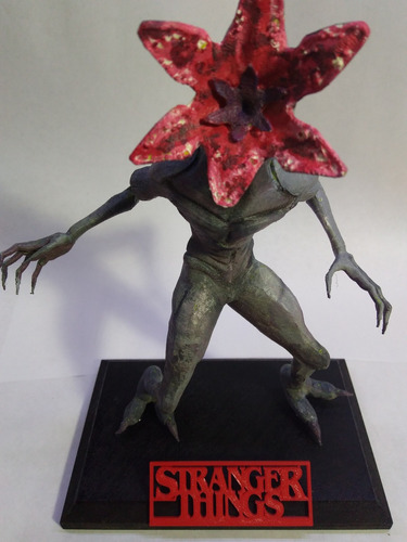 Demogorgon -stranger Things Con Base (altura Con Base 23cm) 