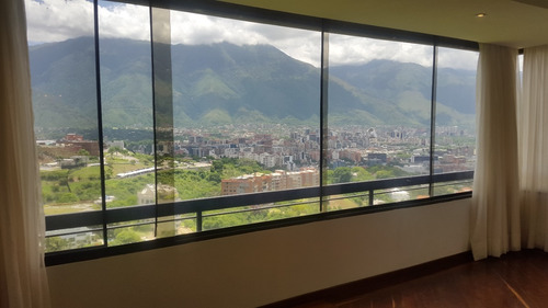 Venta Apartamento Colinas De Valle Arriba Con Una Vista Magistral Al Avila, 280 M2, Verlo Es Comprarlo