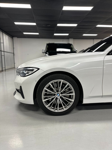 BMW Serie 3 3.0 330i Sedan Sport Line 252cv