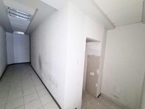 Local U Oficina En Renta Sobre Av. Itzaes | Mérida