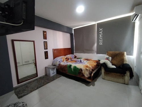 Imagen 7 de 18 de Re/max 2mil Vende Apartamento Remodelado En La Urb. Maneiro - Isla De Margarita