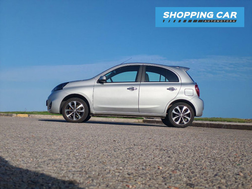 Nissan March -