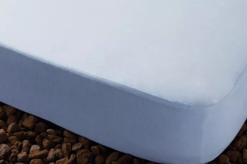 Imagen 2 de 3 de Protector Colchón Blanco Basic Semidoble