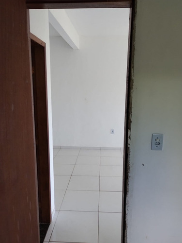 Duas Casas, Totalmete Independentes, Uma Sobreposta À Outra, Cada Uma Com 66m², Terreno Com Espaço Para Mais Construções, Terreno Com Rgi,