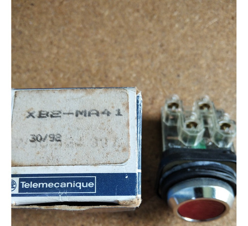  Pulsador Rojo 30 Mm Xb2 Ma41 Marca Telemecanique