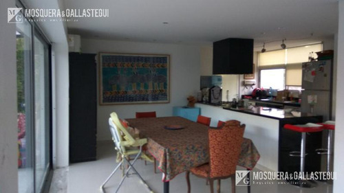 Casa En Venta En Santa Catalina