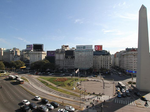 Saenz Pena Roque Av. 995 5º