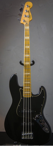 Baixo Fender Squier Vintage Modified Jazz Bass 77