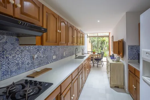Casa En Venta En Loma De Los Balsos. Cod V16245
