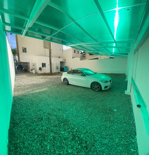 Edificio Comercial En Venta, Sector Cacicazgos.