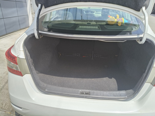 Nissan Sentra 1.8 Advance Mt