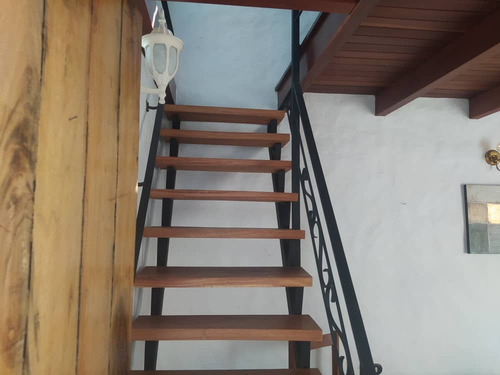 Venta De Townhouse Con Estilo Rustico Colonial Ubicado En La Union Yc
