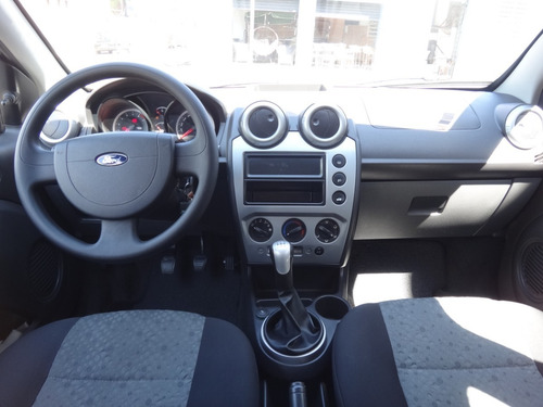 Imagem 5 de 9 de Ford Fiesta Rocam 1.6 Mecânico Flex