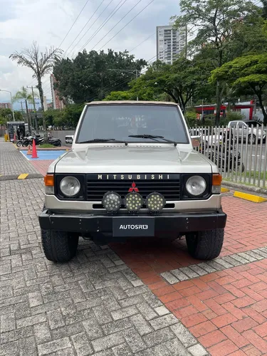 Mitsubishi Montero 2.6 L042 Lona