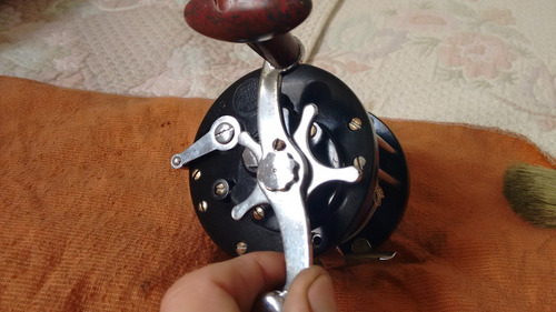 Reel Pescador Luis Lillo Modelo 220