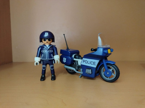 Playmobil Motociclista Figura 6 Cm. (Usado)