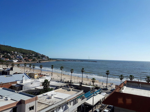 Apartamento Frente Al Mar En El Centro De Piriapolis
