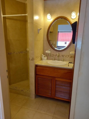 Apto Credito Casa En Venta . Tres Dormitorios 1 En Suite. Patio Y Terraza
