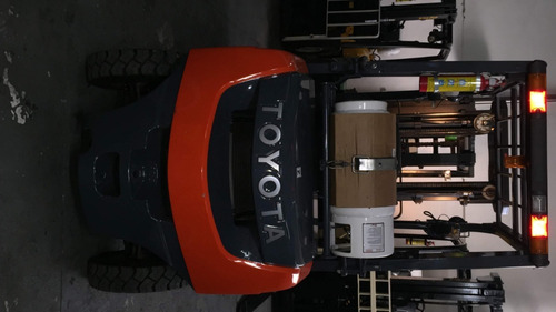 Imagen 8 de 11 de Montacargas Toyota 1800 Kg Año 2012,yale,cat,