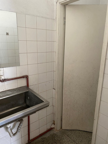 Imagen 10 de 11 de Venta De Local 66 M2 Sobra Av Italia Y 24 Cocheras