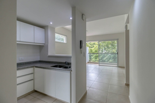 Departamento 2 Dormitorios, Cochera Venta La Plata