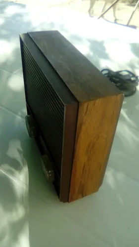 Antigua Radio Lyon 220v De Colección Funciona Ok (Usado)