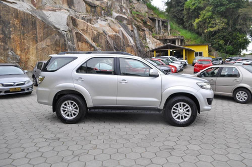 Toyota Hilux SW4 SRV 3.0 4X4 AT (7L)