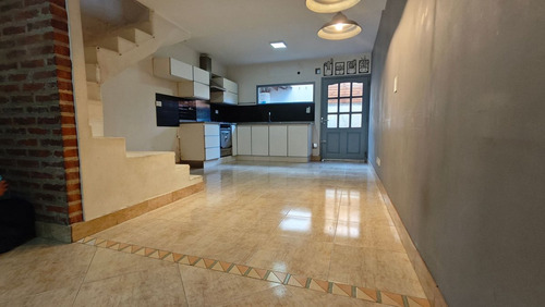 Ph Triplex 4 Ambientes Con Patio Caseros