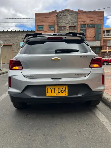 Chevrolet Onix 1.0T Premier Hatch At