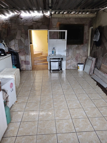 Casa Reformada Com Garagem E Quitinete Incluso Super Ventilada Com Salão Amplo