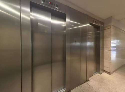 Dueño Vende Departamento 4 Ambientes Con Cochera. Flores. Reciclado A Nuevo