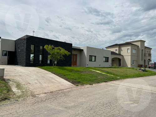 Casa En Venta Y Alquiler | Horizontes Al Sur