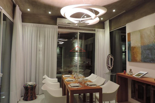Apartamento En Tio Tom, 8 Dormitorios *- Ref: 3046