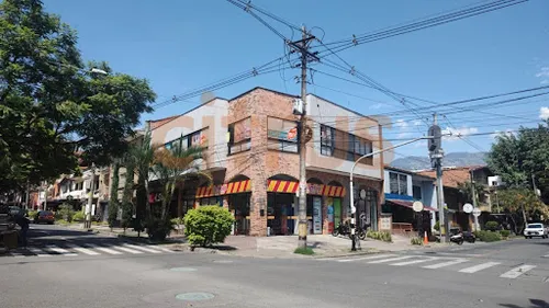 Oficinas En Arriendo Laureles 643-7057