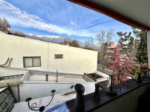 Casa En Venta De 5 Dorm. En Las Condes