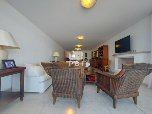 Apartamento 3 Dormitorios, Playa Brava - Torre Nueva York - Ref : Pbi12369
