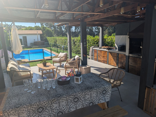Parcela Con 2 Casas Y Cabaña En Mantagua, 2500m2
