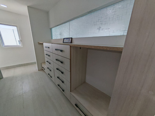 Residencia Semi Nueva Esquina, De Autor Diseño Unico Acabados De Lujo 3niv 3master Suites Una En Pb, Espacios Amplios, Iluminada, Doble Altura, Delante De Ikani Garantia De Inversion.
